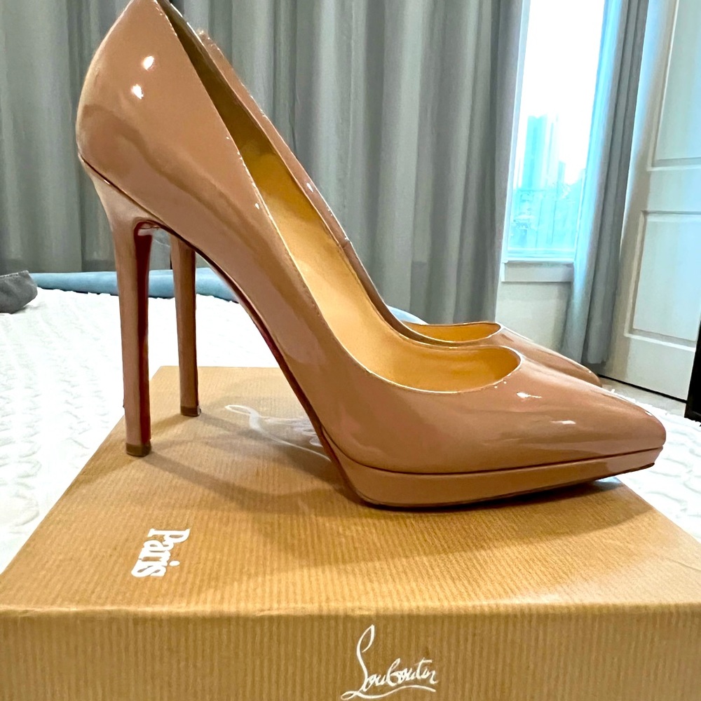 LIKE NEW w/box and dust bag Christian Louboutin Pigalle Plato 120 Nude